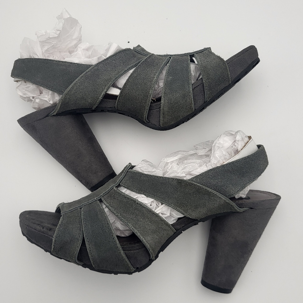 Gianni Bini Gray Suede Leather Heels
